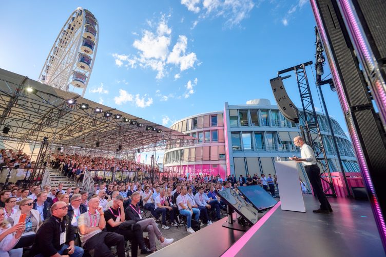 Digital X 2026, 08.09.206, Köln, Rheinauhafen, Deutsche Telekom AG, Yuval Harari